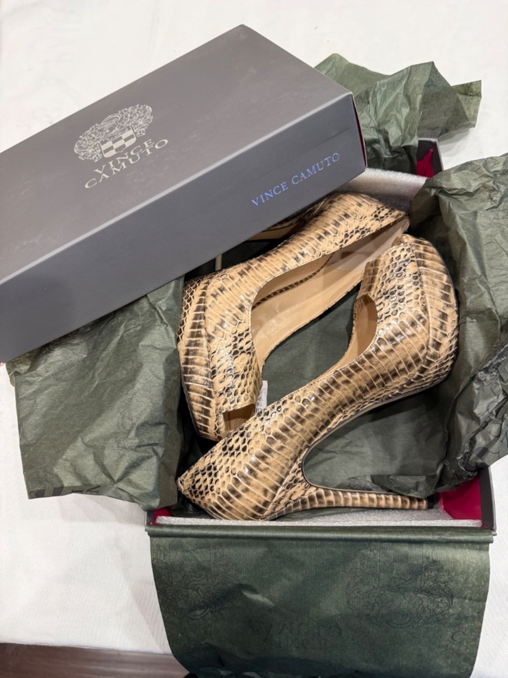 Vince Camuto Lorim Platform Peeptoe 5.5" Size 10 - Picture 11 of 11